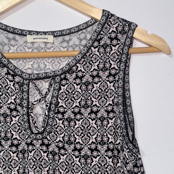 Max studio floral Geometric tank women’s size medium - Picture 3 of 8